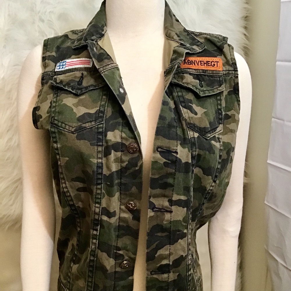 Army print women’s vest - Picture 2 of 3